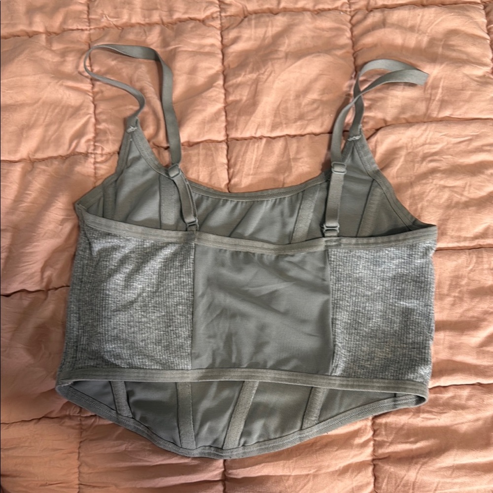 Colsie Gray Ribbed Crop Top - Picture 2 of 3